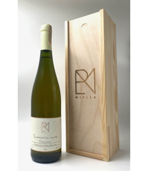 Svarainių pusiaus sausas vynas